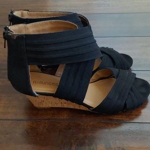 Low heeled sandals